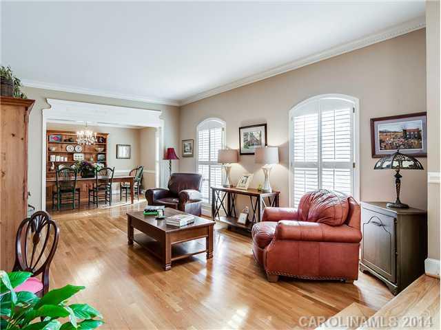3823 Foxcroft Road Charlotte, NC 28211 - Photo 3 of 16 Gallery Image 3