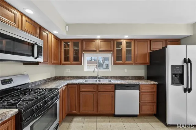 $200,000 | 1 Welwyn Court, Florissant, MO 63033