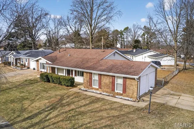 $200,000 | 1 Welwyn Court, Florissant, MO 63033