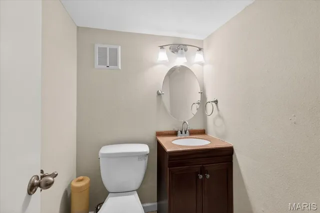 $200,000 | 1 Welwyn Court, Florissant, MO 63033