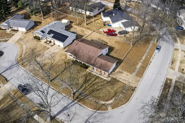 $200,000 | 1 Welwyn Court, Florissant, MO 63033