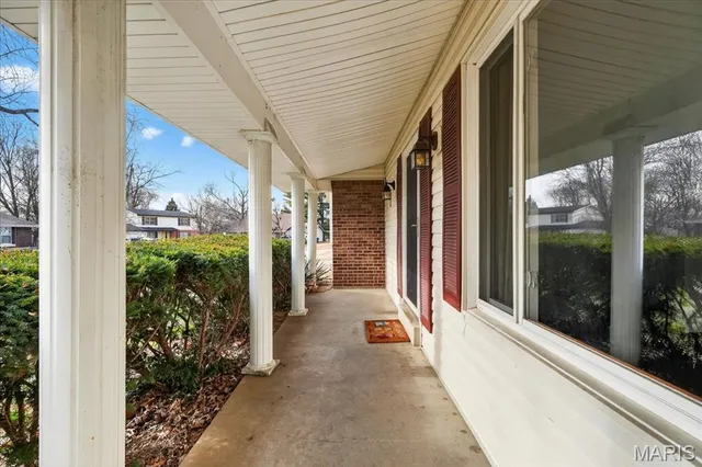 $200,000 | 1 Welwyn Court, Florissant, MO 63033