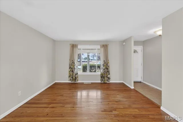 $200,000 | 1 Welwyn Court, Florissant, MO 63033