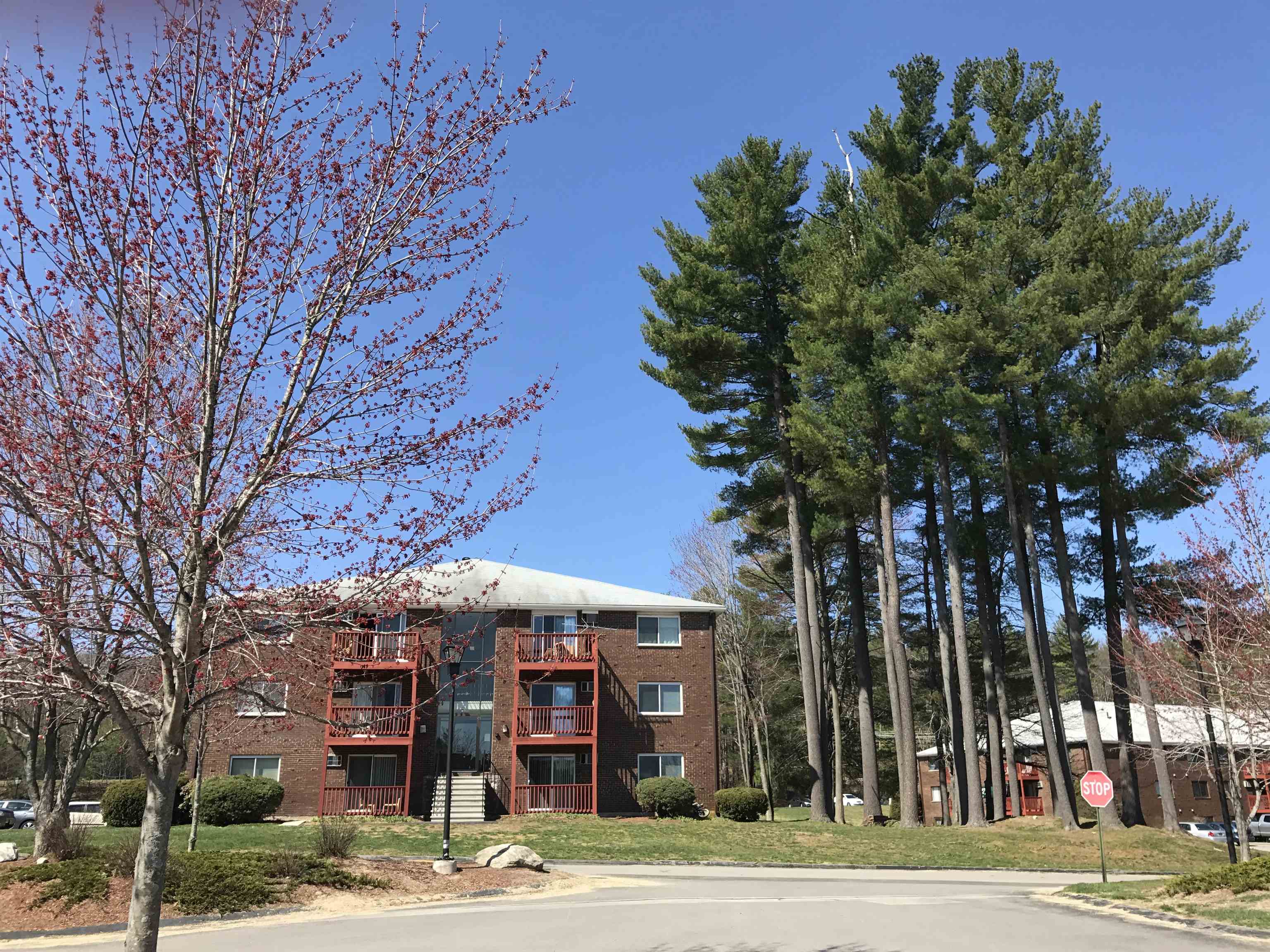 95 Powers Street, Unit 116 Milford, NH 03055 - Photo 5 of 41