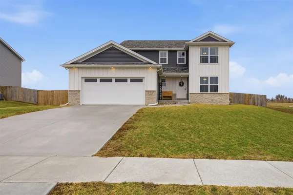 $410,000 | 7 Boulder Drive, Carlock, IL 61725