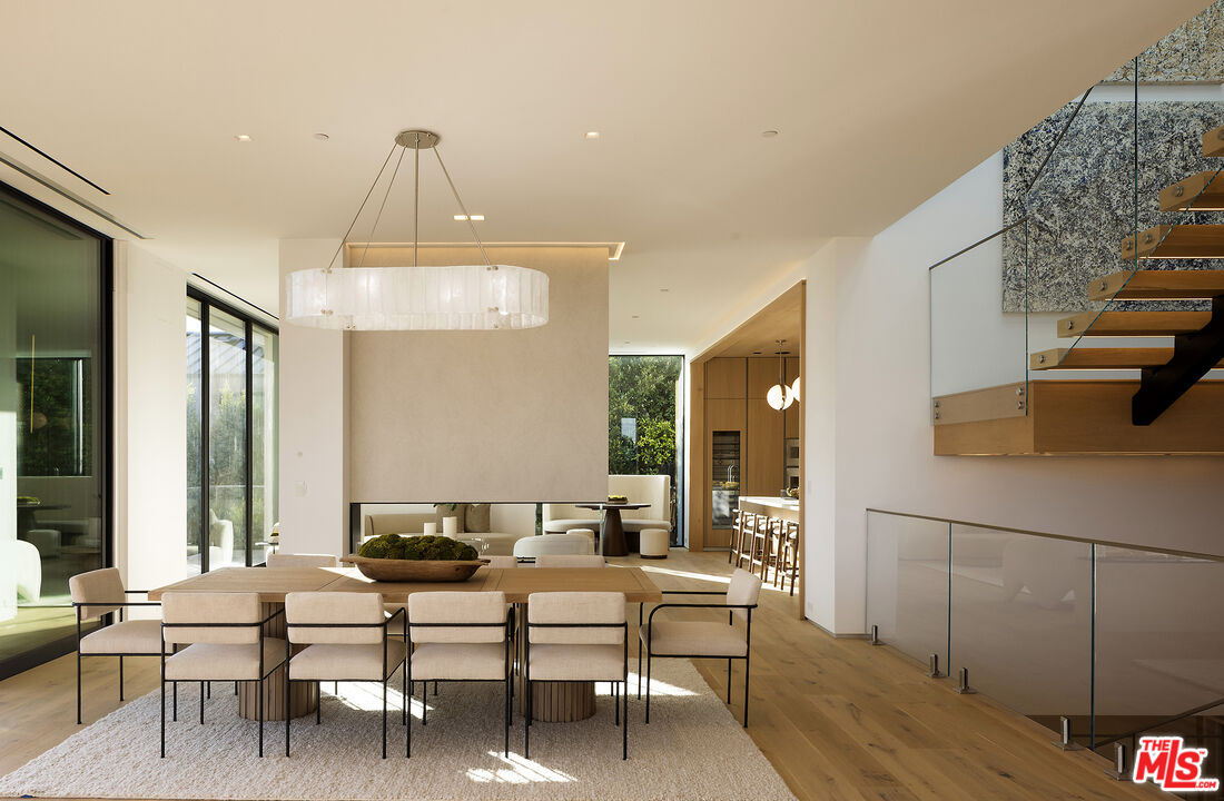 1660 Casale Road Pacific Palisades, CA 90272 - Photo 12 of 44 a living room with furniture