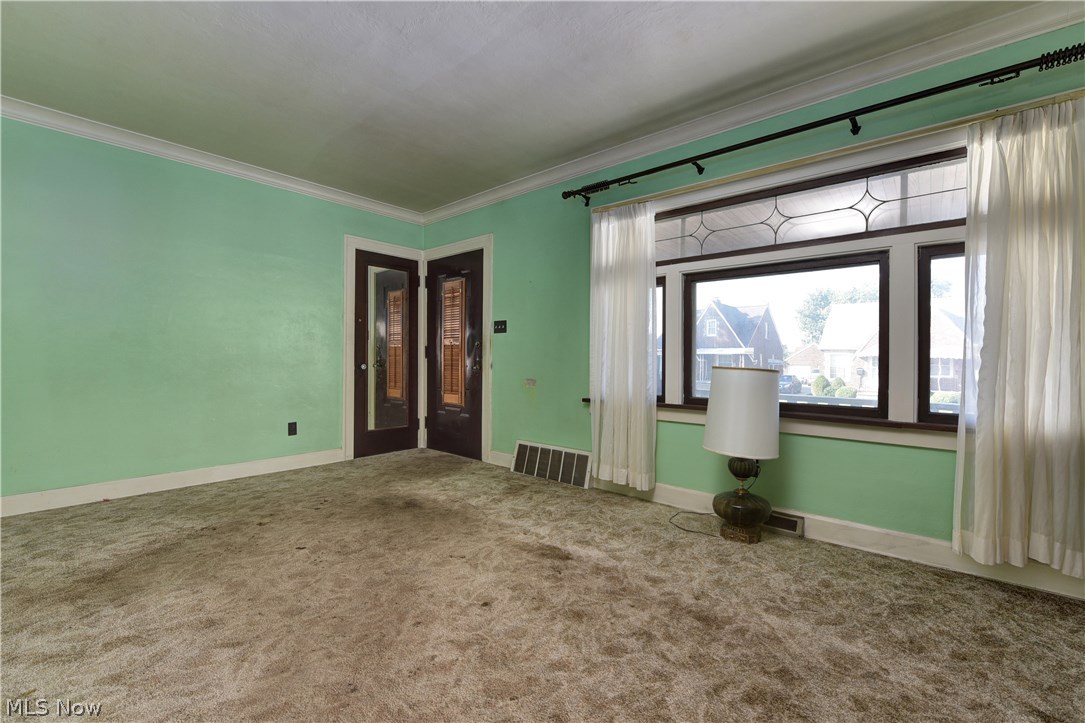 7475 Spring Garden Road Cleveland, OH 44129 - Photo 4 of 25