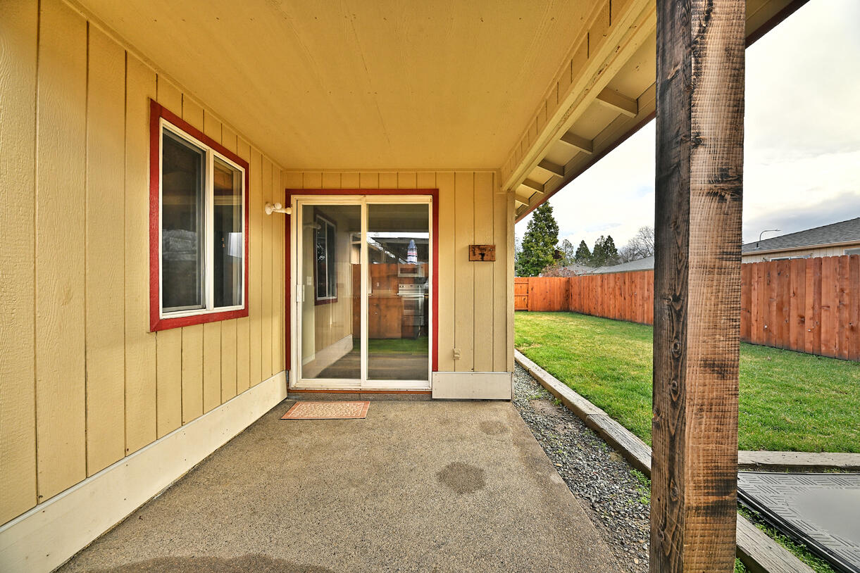 436 Mace Road Medford, OR 97501 - Photo 20 of 26 DSC_6482