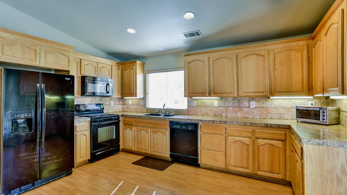 14400 Oak Run Road Oak Run, CA 96069 - Photo 13 of 32 untitled (15 of 76)
