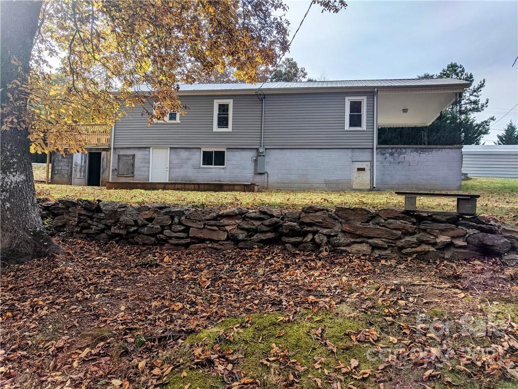 1054 Hubbard Road Hickory, NC 28601 - Photo 7 of 28 Gallery Image 7