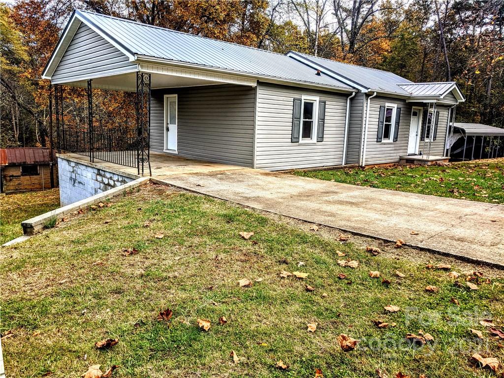 1054 Hubbard Road Hickory, NC 28601 - Photo 8 of 28 Gallery Image 8
