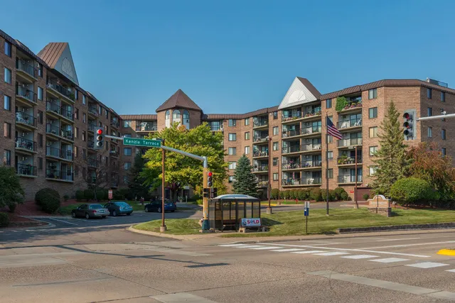 $120,000 | 2601 Kenzie Terrace, Unit 402, St. Anthony, MN 55418