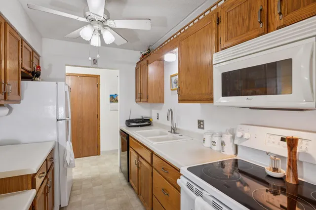 $120,000 | 2601 Kenzie Terrace, Unit 402, St. Anthony, MN 55418