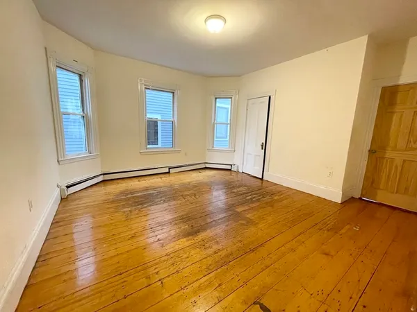 $6,000 | 72 Calumet Street, Unit 2, Boston, MA 02120