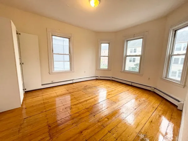 $6,000 | 72 Calumet Street, Unit 2, Boston, MA 02120