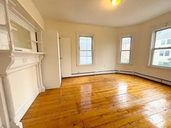 $6,000 | 72 Calumet Street, Unit 2, Boston, MA 02120