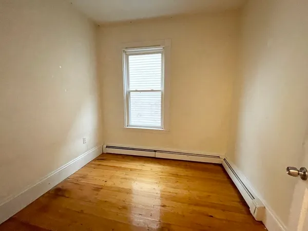 $6,000 | 72 Calumet Street, Unit 2, Boston, MA 02120