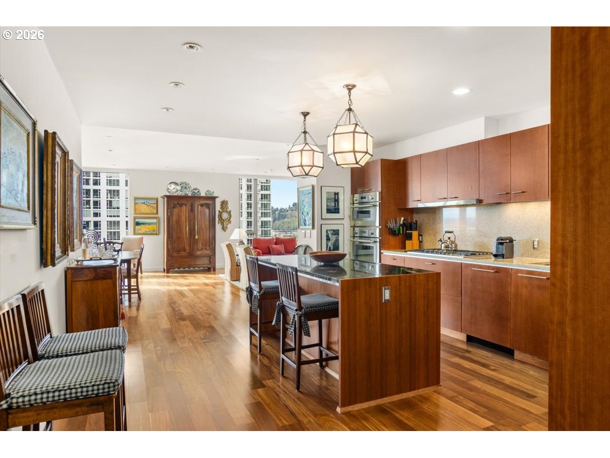 841 Southwest Gaines Street, Unit 1412 Portland, OR 97239 - Photo 2 of 41 Kitchen