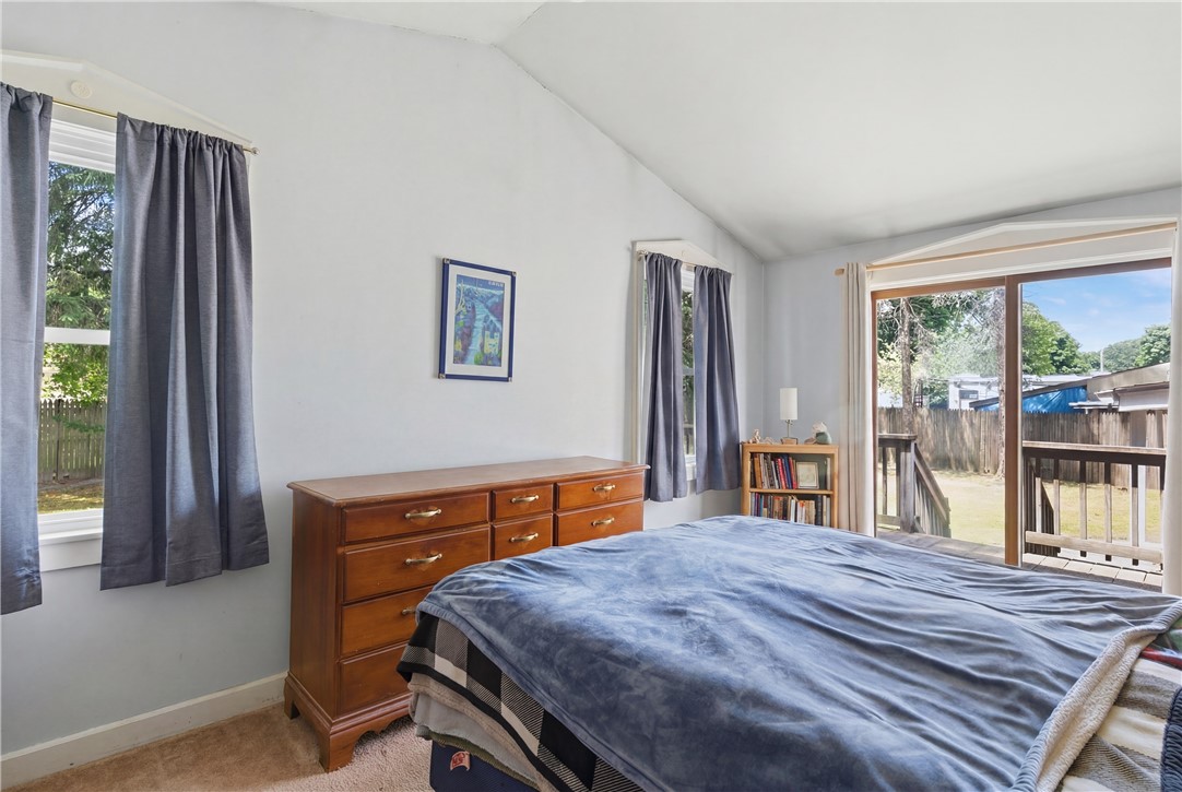 351 Maple Street Warwick, RI 02888 - Photo 7 of 29