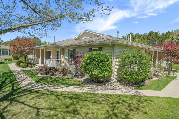 $339,500 | 2816 Emerald Bluffs, Traverse City, MI 49684