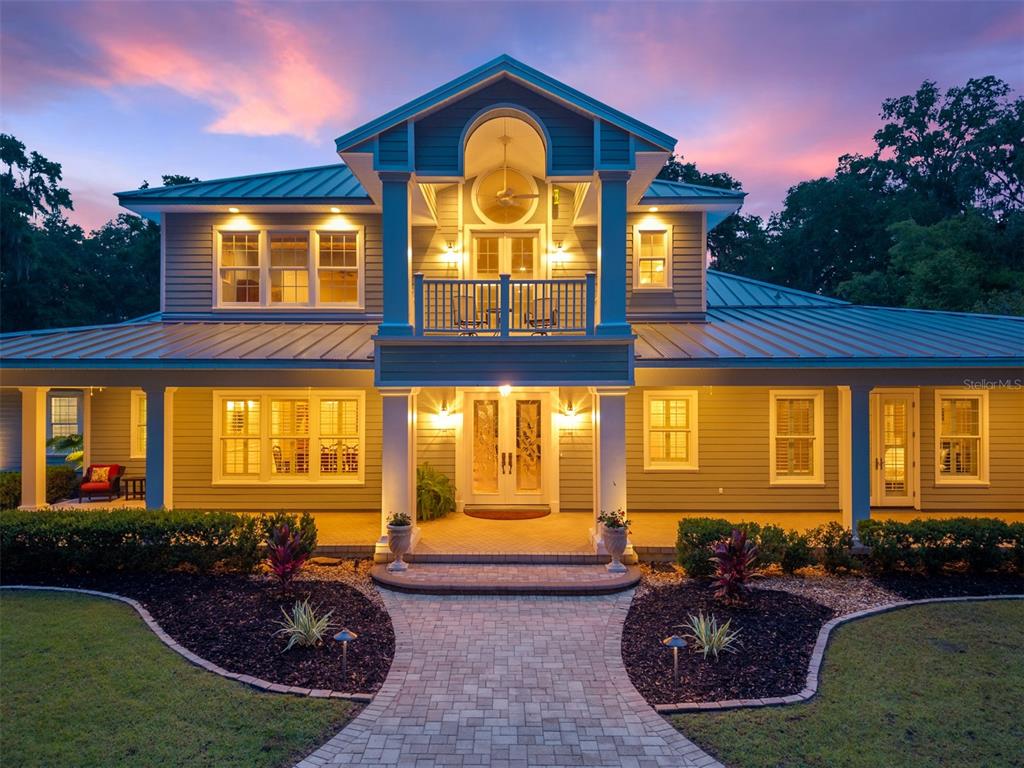 a house view with a outdoor space