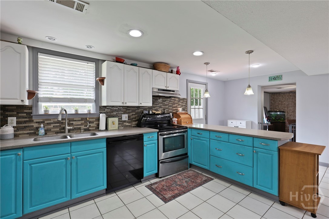 1025 Mohawk Street Savannah, GA 31419 - Photo 8 of 37