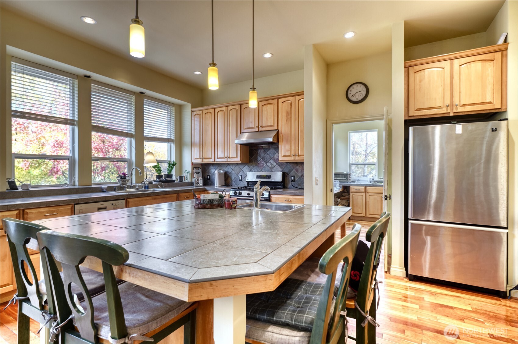 1561 Ocean View Lane Point Roberts, WA 98281 - Photo 11 of 38 Gallery Image 11
