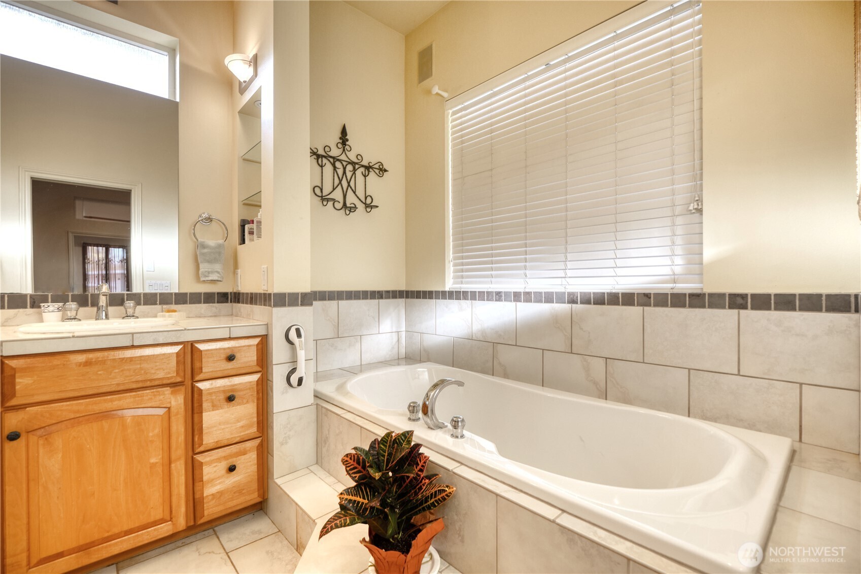 1561 Ocean View Lane Point Roberts, WA 98281 - Photo 17 of 38 Gallery Image 17