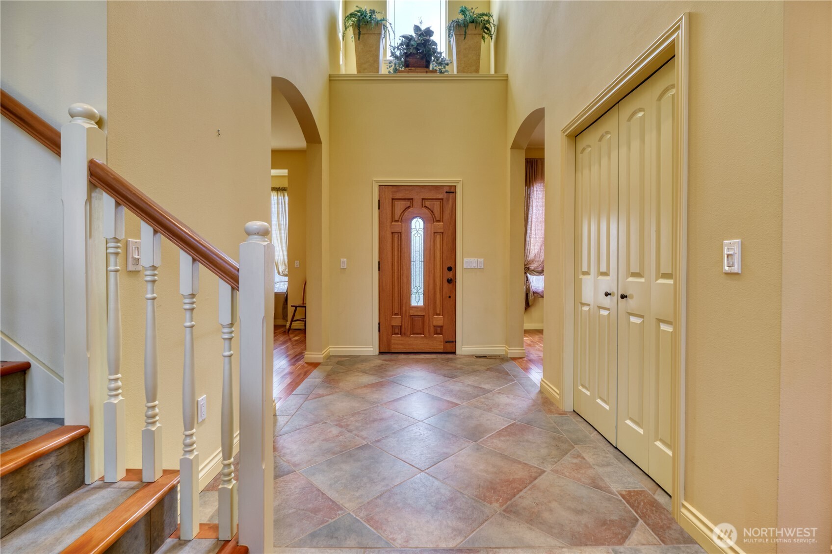 1561 Ocean View Lane Point Roberts, WA 98281 - Photo 6 of 38 Gallery Image 6