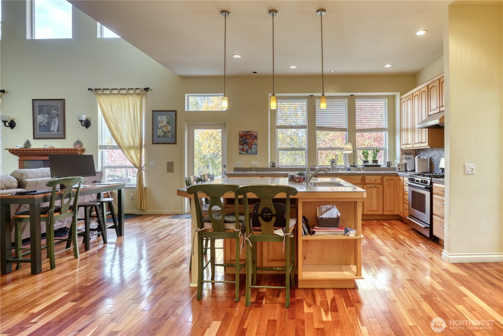 1561 Ocean View Lane Point Roberts, WA 98281 - Photo 8 of 38 Gallery Image 8