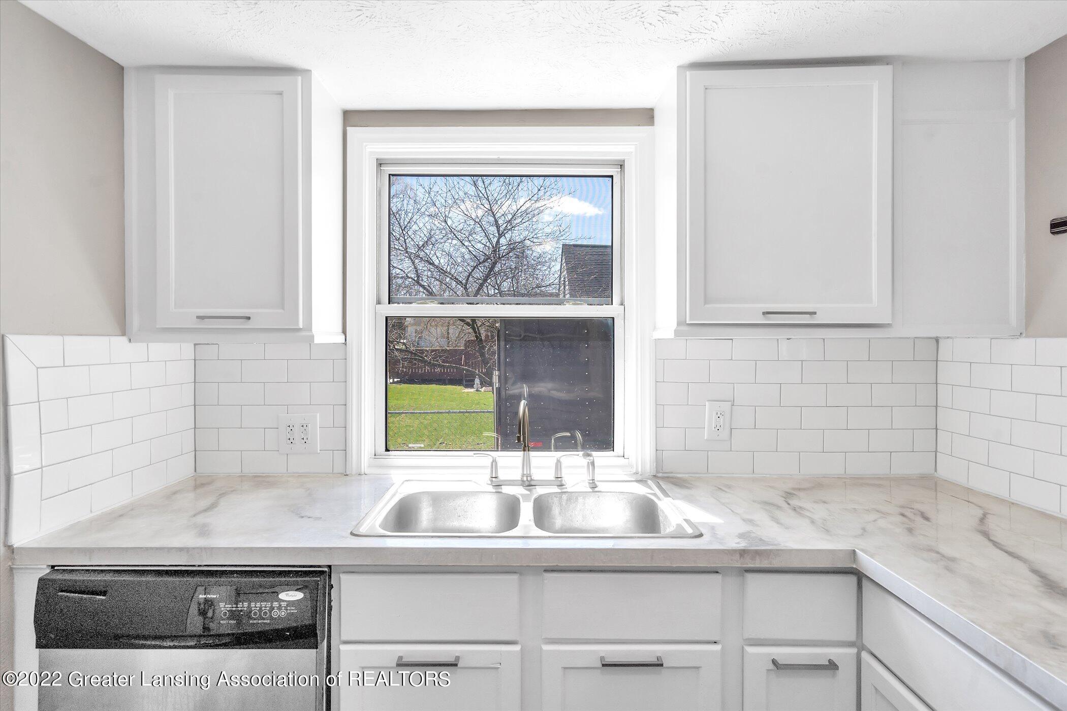 5005 Hughes Road Lansing, MI 48910 - Photo 11 of 29 15-5005-Hughes-Rd-WindowStill-Real-Estat