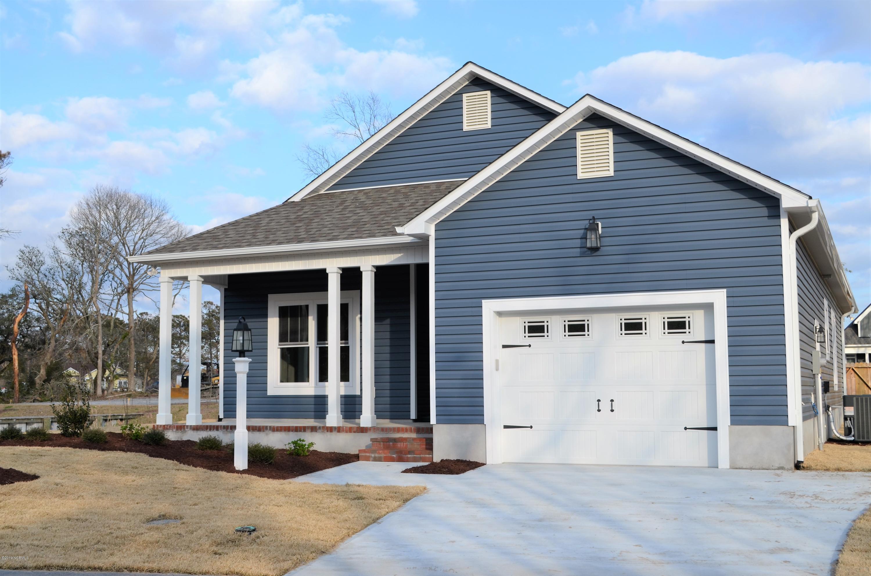 108 Chadwick Road Beaufort, NC 28516 - Photo 2 of 33 108 Chadwick (2)