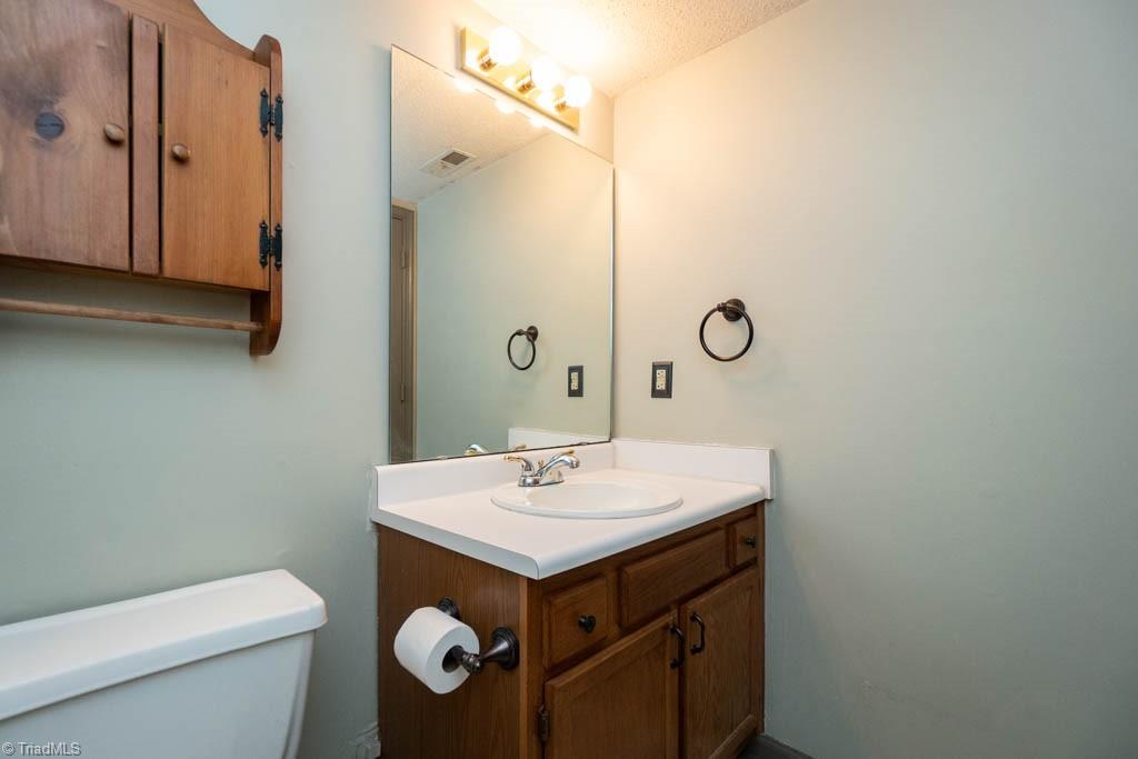 5701 Running Ridge Road Greensboro, NC 27407 - Photo 15 of 33 Gallery Image 15