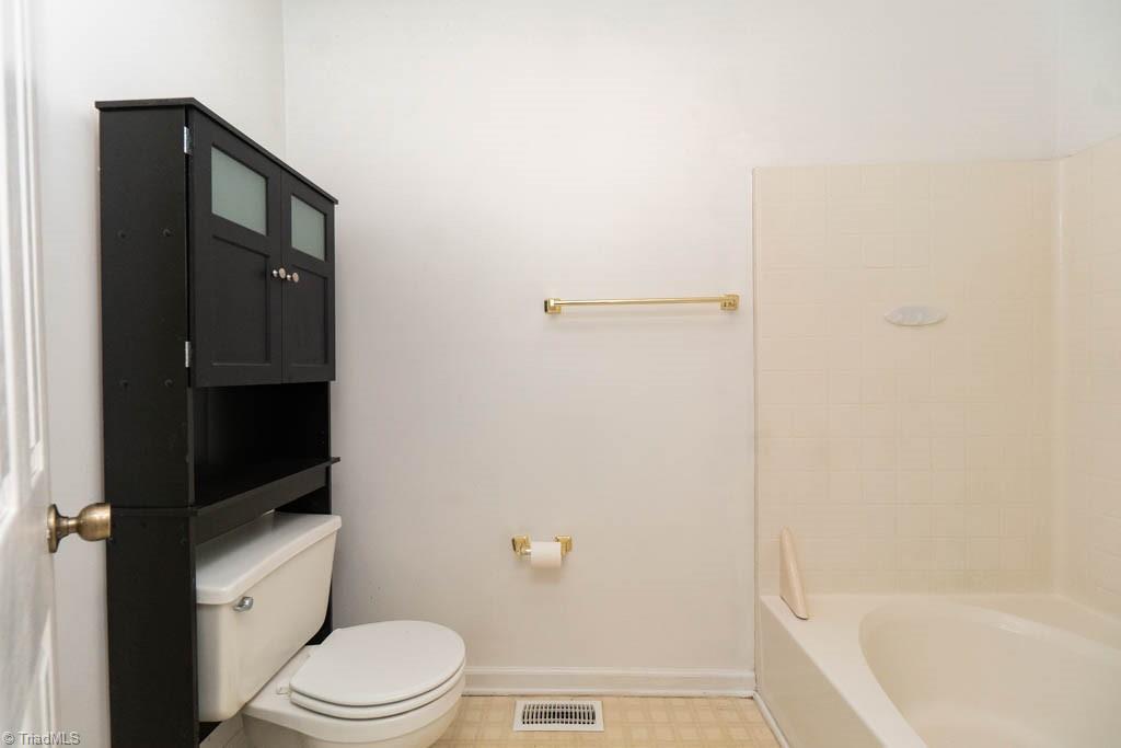 5701 Running Ridge Road Greensboro, NC 27407 - Photo 21 of 33 Gallery Image 21