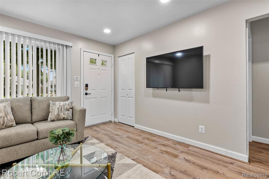 4772 Harding Street Dearborn Heights, MI 48125 - Photo 10 of 22