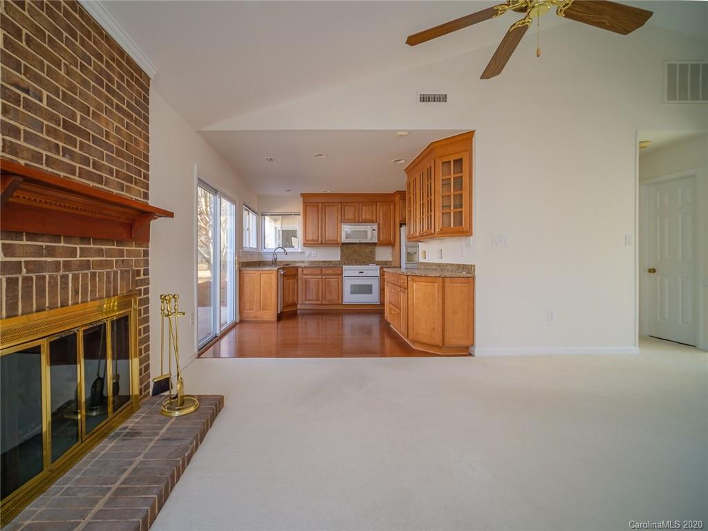 4408 Truscott Road Charlotte, NC 28226 - Photo 12 of 31 Gallery Image 12
