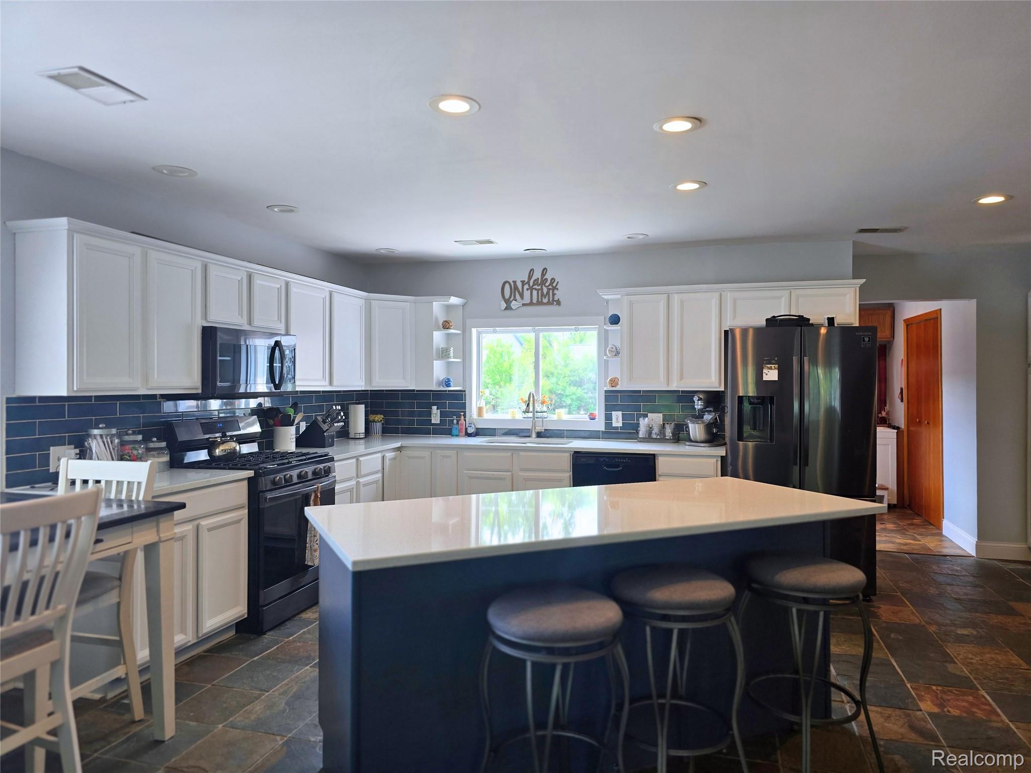 135 North Haven Street Novi, MI 48377 - Photo 9 of 36 1.jpg