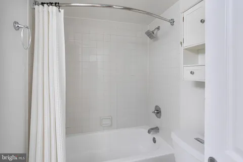 $274,900 | 10101 Grosvenor Place, Unit 2008, Rockville, MD 20852
