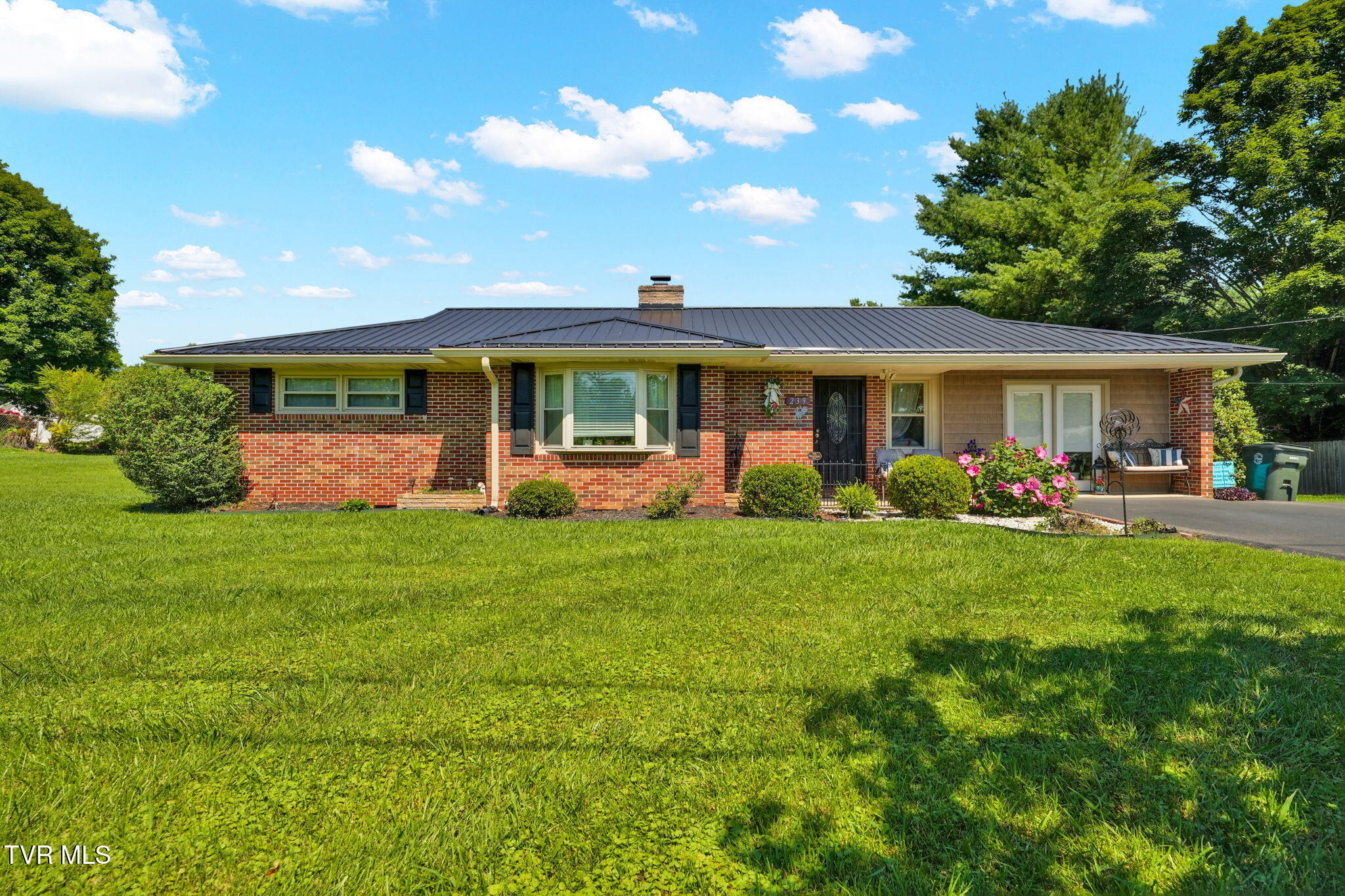 239 Gray Station Road Johnson City, TN 37615 - Photo 1 of 38 1-web-or-mls-1250 Secona Way-5