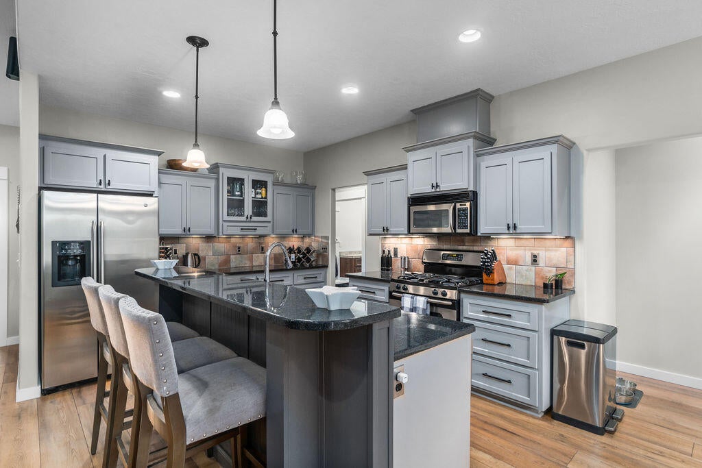 2348 Southwest 43rd Street Redmond, OR 97756 - Photo 11 of 42 Island with breakfast bar