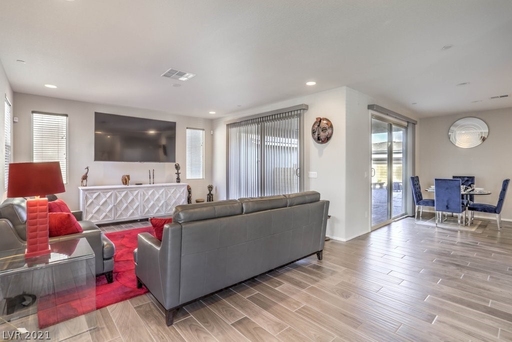992 East Sunset Road Henderson, NV 89011 - Photo 10 of 43 Gallery Image 10