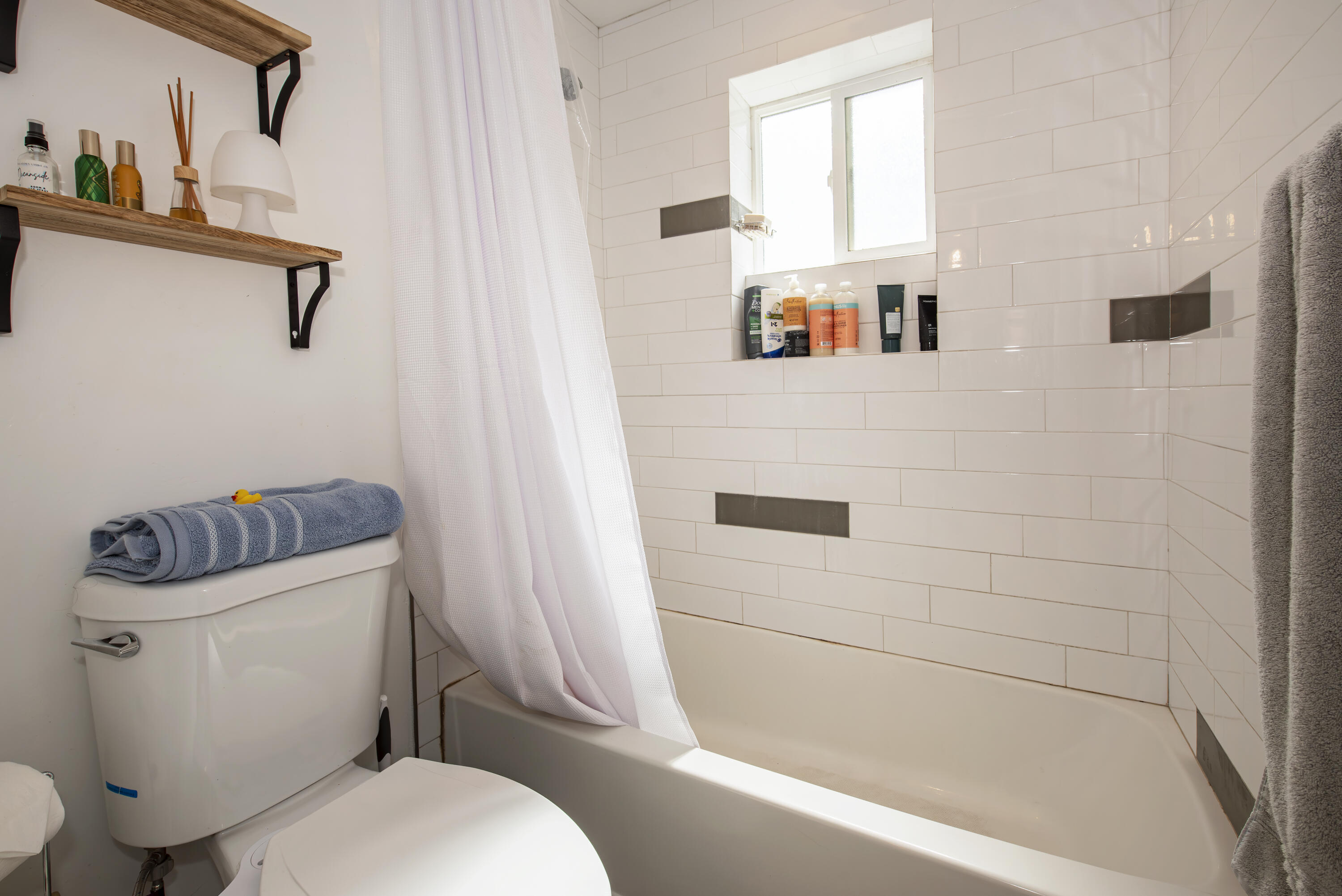 3117 Foothill Road Santa Barbara, CA 93105 - Photo 14 of 16 Bathroom 2 - Lower Level