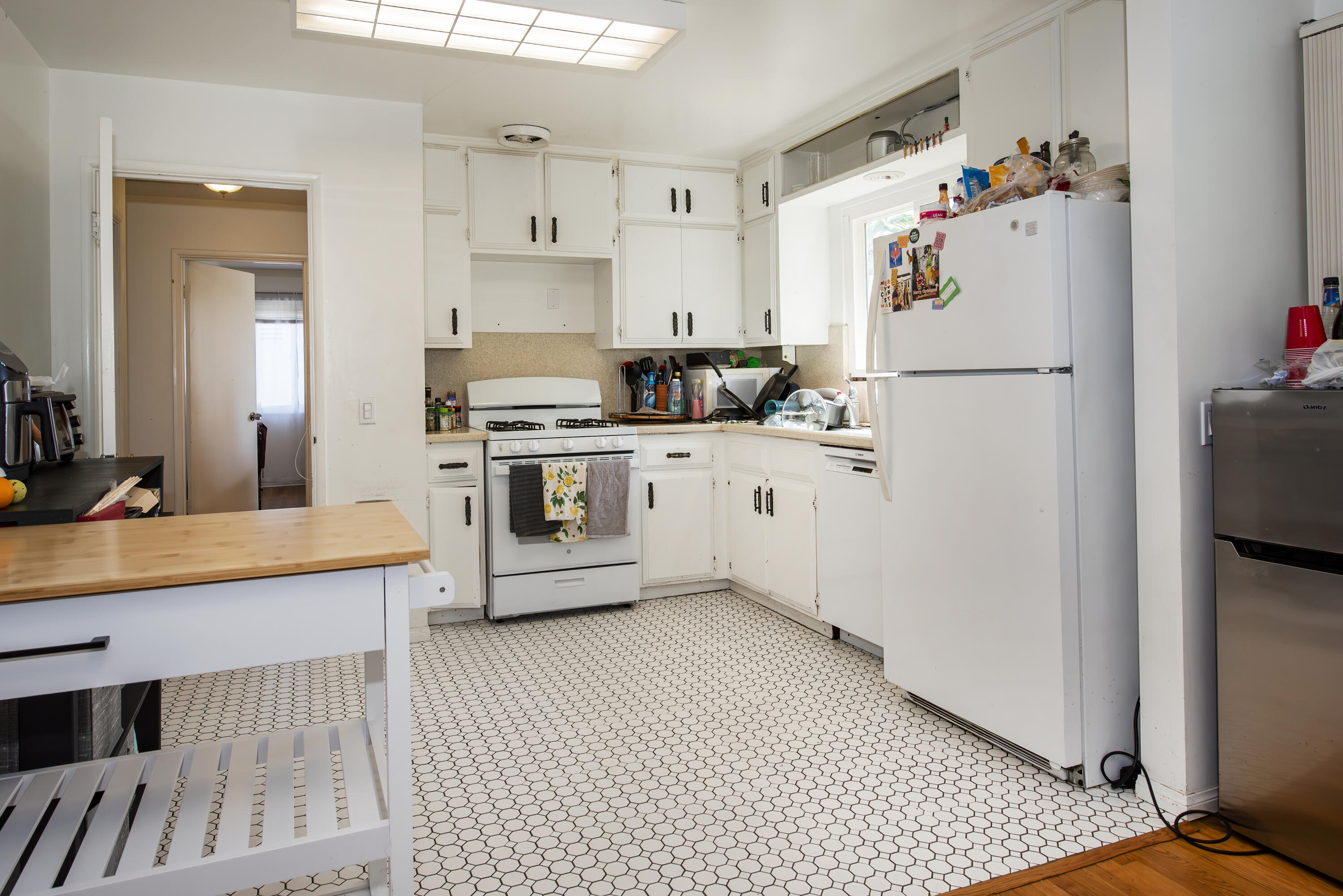 3117 Foothill Road Santa Barbara, CA 93105 - Photo 4 of 16 Kitchen