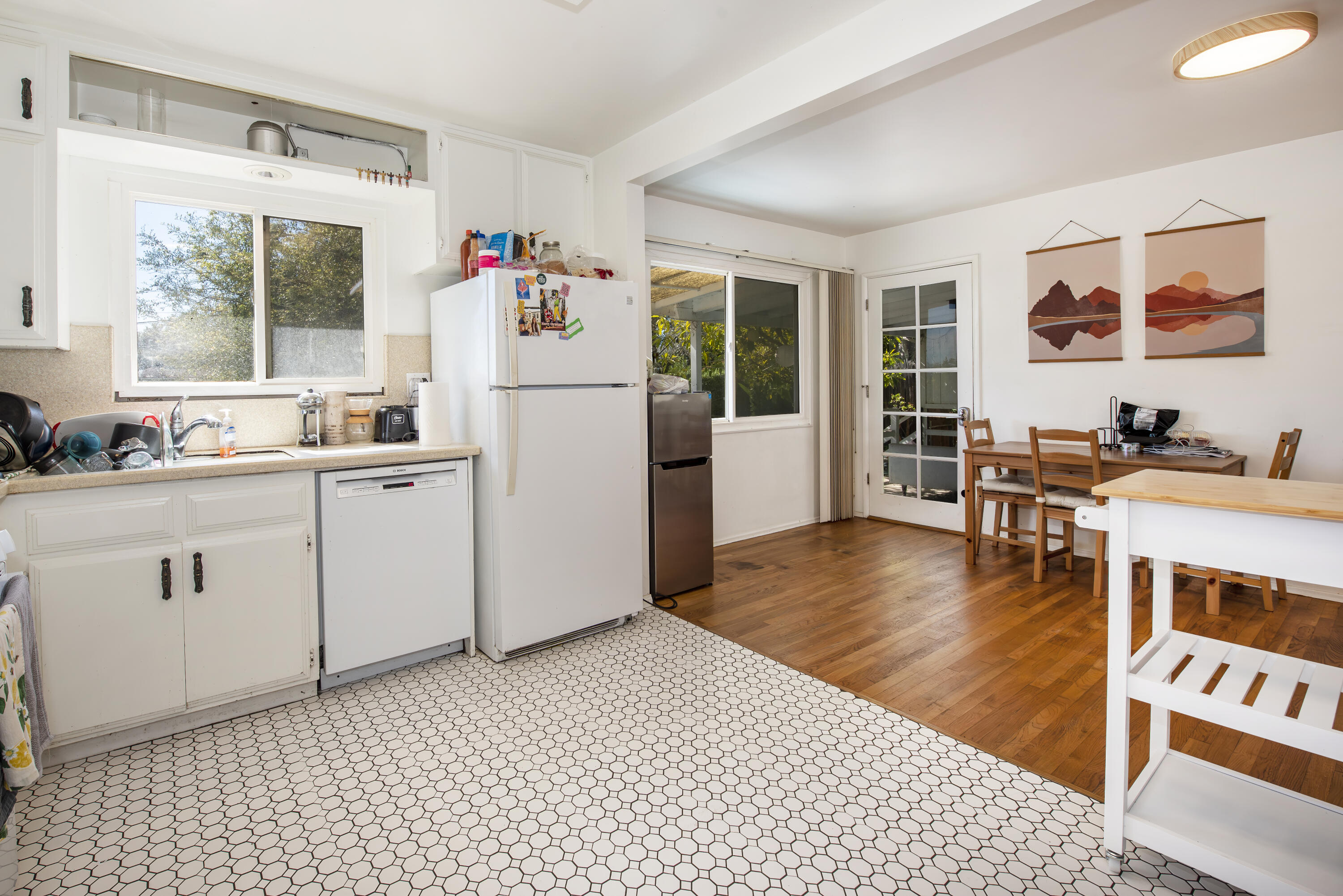 3117 Foothill Road Santa Barbara, CA 93105 - Photo 5 of 16 Kitchen & Dining