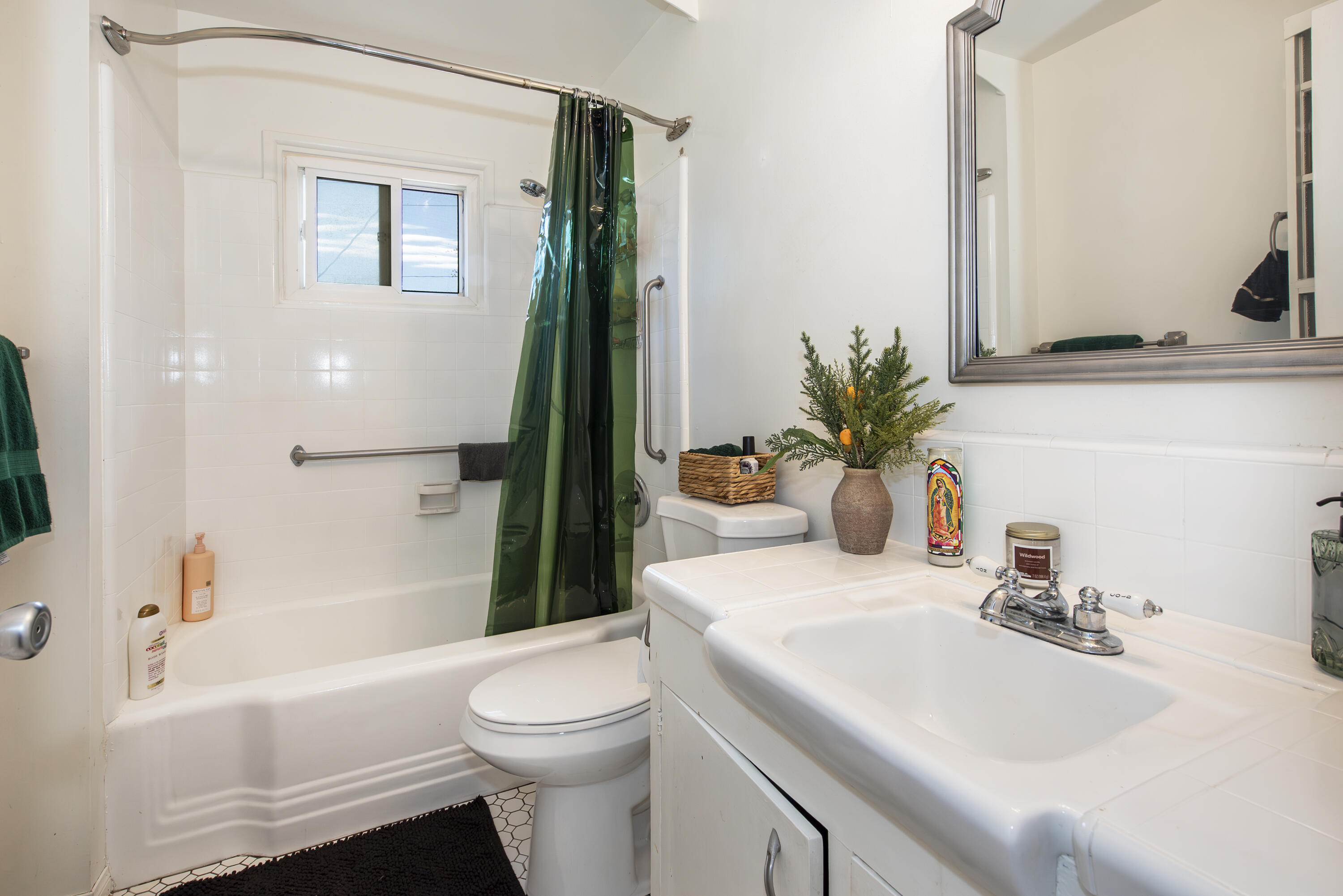 3117 Foothill Road Santa Barbara, CA 93105 - Photo 9 of 16 Bath 1 - Main Floor