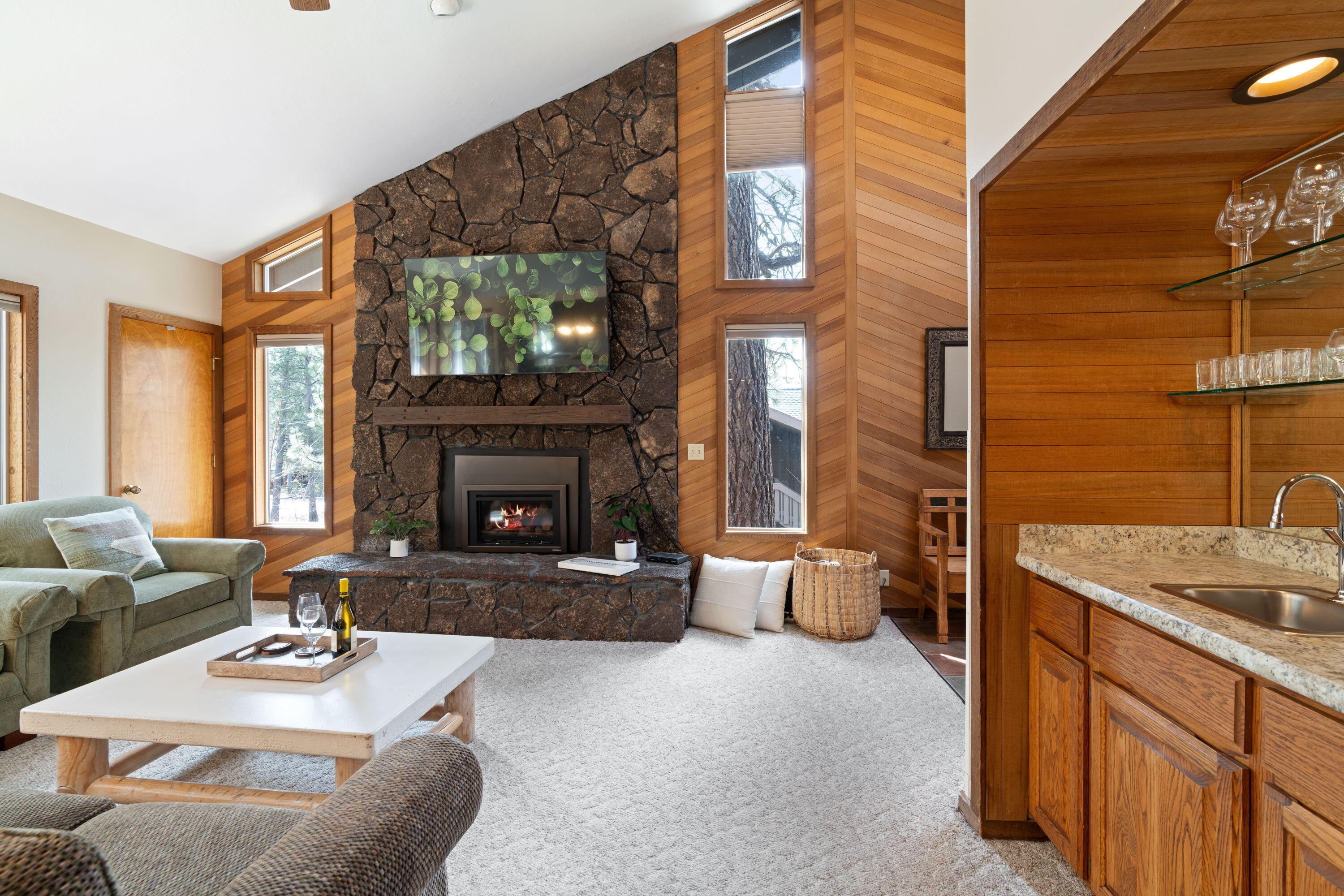 57326 Beaver Ridge Loop, Unit 12 Sunriver, OR 97707 - Photo 10 of 33