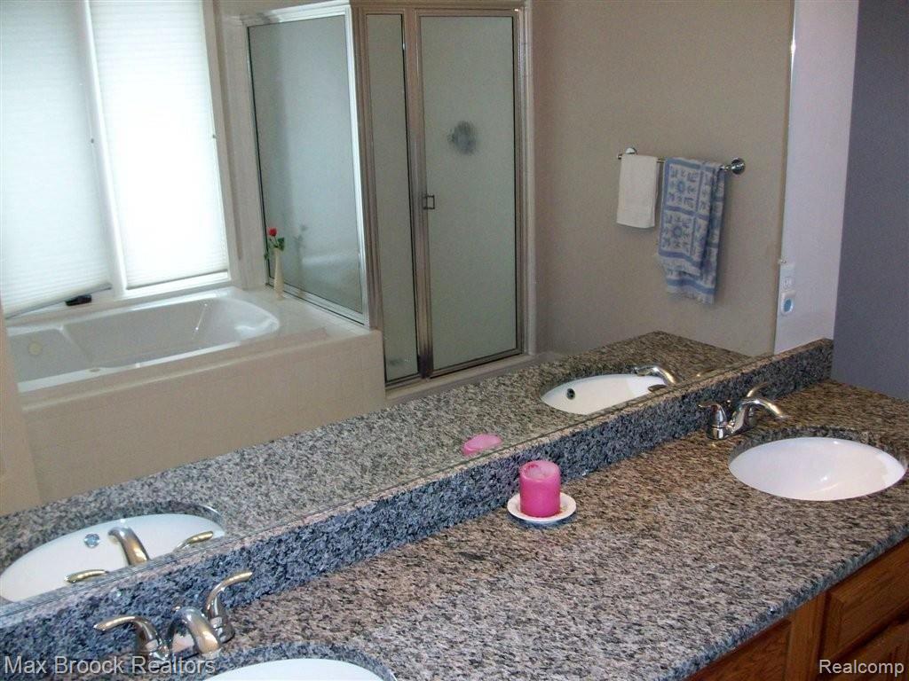 2986 Pheasant Ring Court Rochester, MI 48309 - Photo 22 of 29 Master Bath