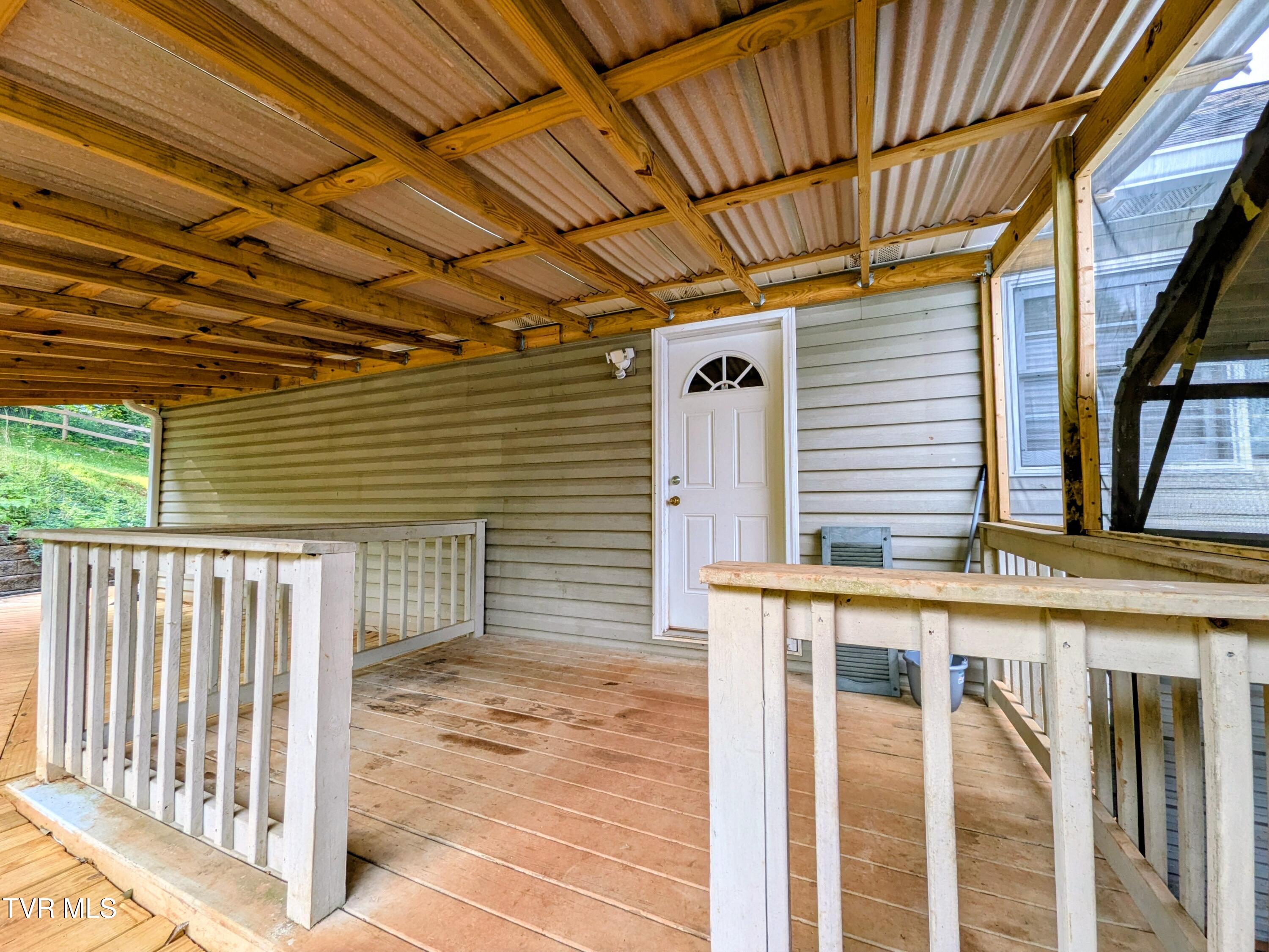 113 Nave Hollow Road Elizabethton, TN 37643 - Photo 52 of 91 Backporch(1)