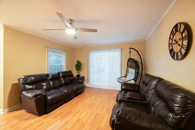 $2,500 | 6415 Drake Avenue, Unit 6415, Lincolnwood, IL 60712