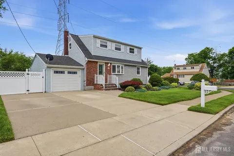 $650,000 | 24 Deerwood Avenue, Edison, NJ 08817